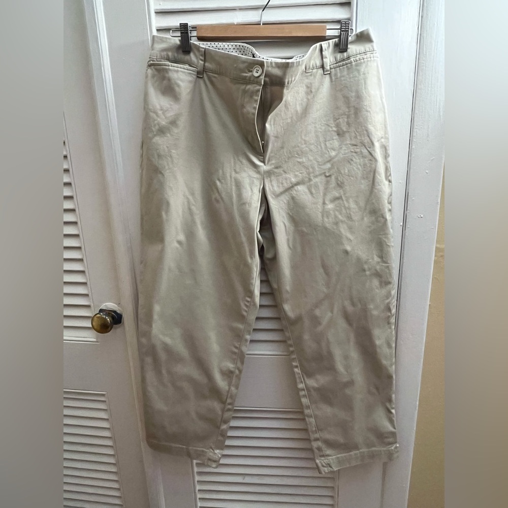 Talbots women’s capri / crop pants. Size 16